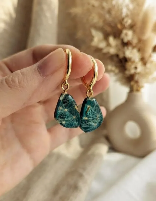 Сережки у смарагдовому кольорі