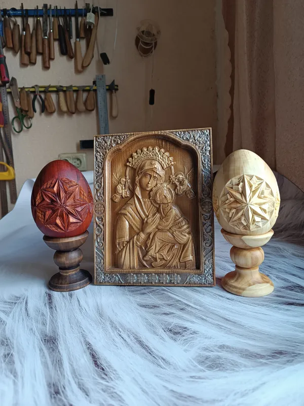 Декоративні яйця до Великодня